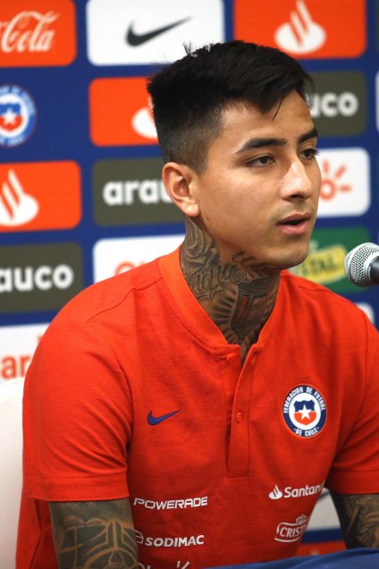 Isla y Pulgar abogaron para que se solucione pronto los conflictos en el camarín de la Roja