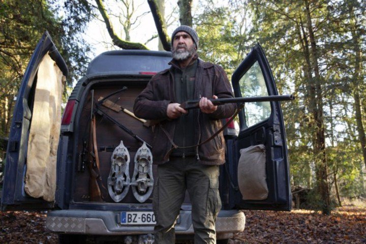 Eric Cantona se desnudó para una serie de la TV francesa