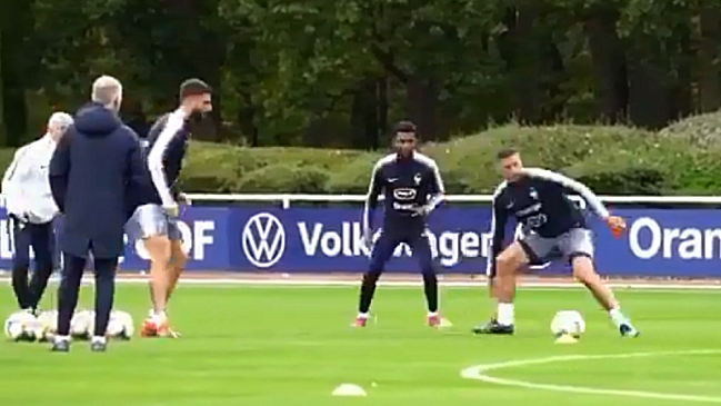 Pura calidad: Griezmann, Lemar y Olivier Giroud enloquecieron a Lenglet en la práctica de Francia