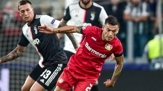 Charles Aránguiz figura entre jugadores con mayor eficacia de pases de la Champions