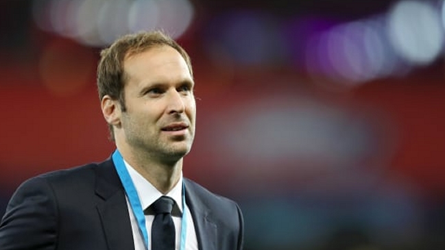 Leyenda de Chelsea Petr Cech tendrá su debut como portero de hockey sobre hielo