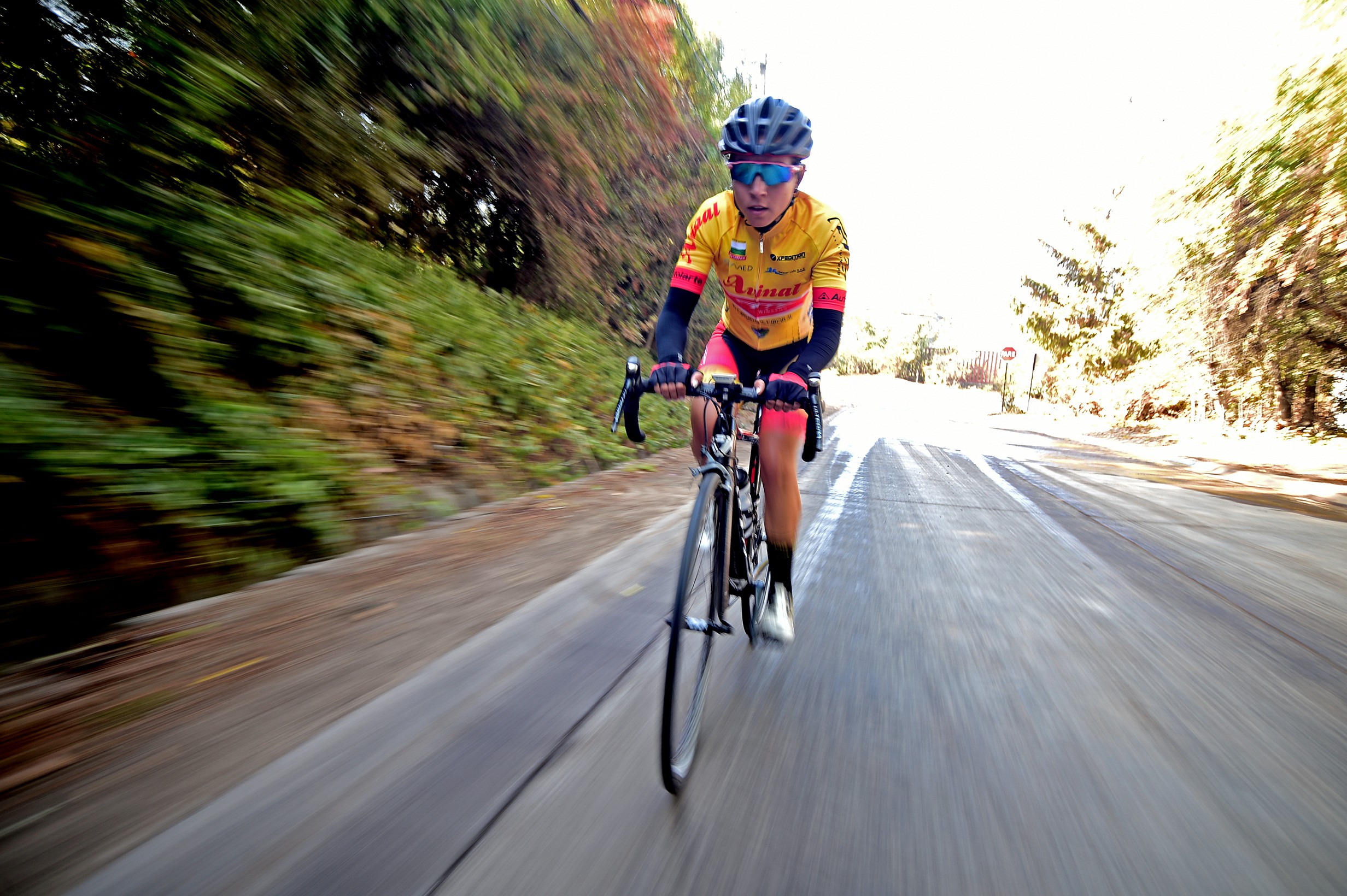 Ciclista nacional Aranza Villalón ganó primera etapa de la Vuelta a Antioquia