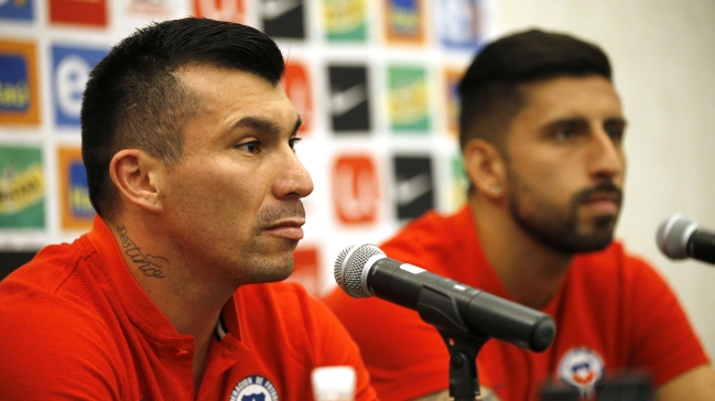 Las bromas de Gary Medel a Guillermo Maripán en la concentración de la Roja