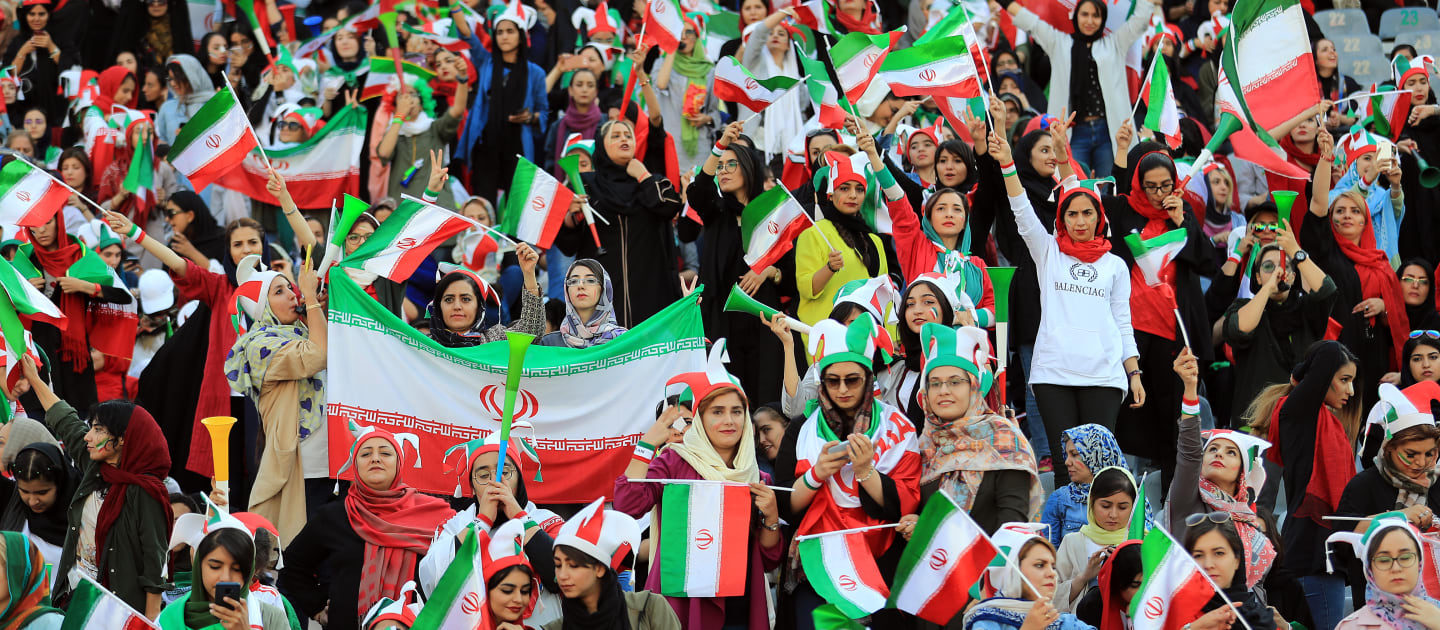 Mujeres iraníes hicieron historia al entrar por primera vez a un estadio después de 40 años