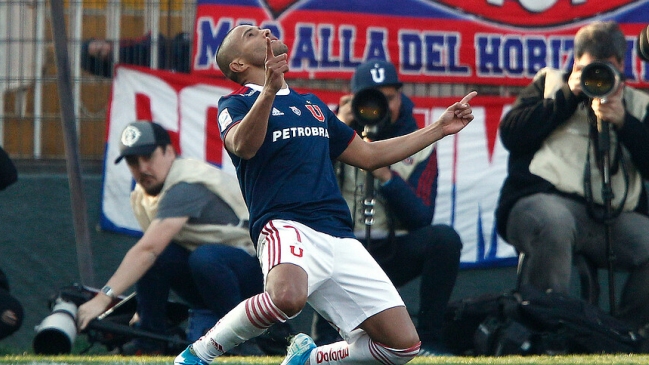 Leandro Benegas abrió la cuenta para la U ante Cobresal con un potente remate en el área