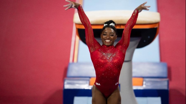 Simone Biles igualó al máximo medallista en la historia de los Mundiales de Gimnasia