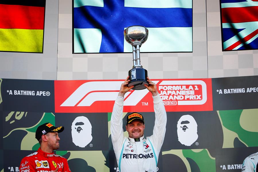 Valtteri Bottas aprovechó un error de Sebastian Vettel y se quedó con el Gran Premio de Japón