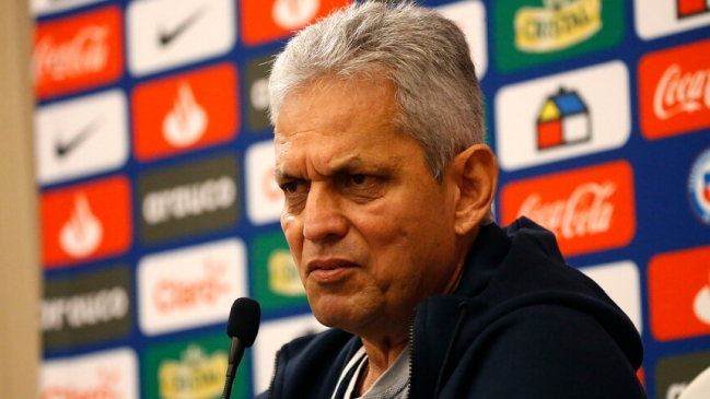 Reinaldo Rueda explicó las salidas de Fabián Orellana y Paulo Díaz de la Roja