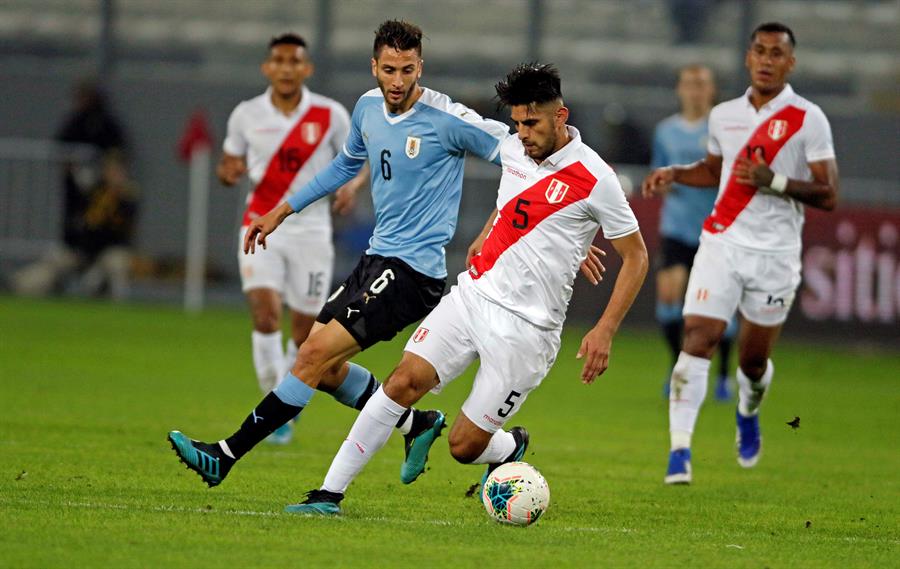 Perú y Uruguay vivieron friccionado empate en Lima