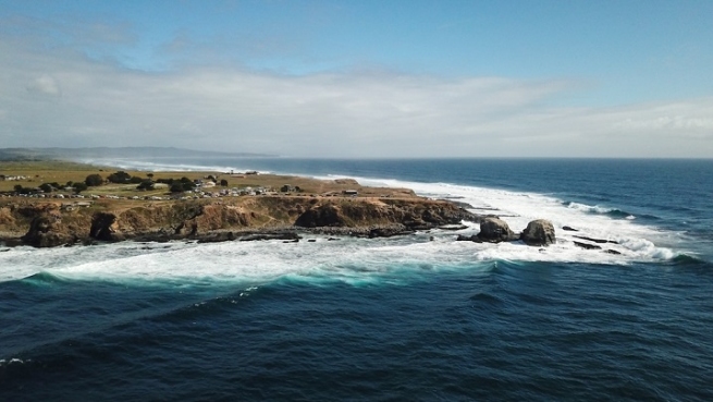 Mundial de Surf Femenino se la juega por una final limpia en Punta de Lobos
