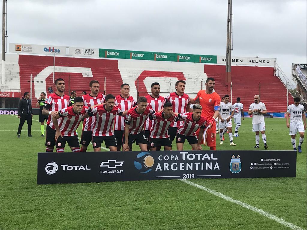 Estudiantes de Gonzalo Jara y Juan Fuentes fue eliminado de la Copa Argentina