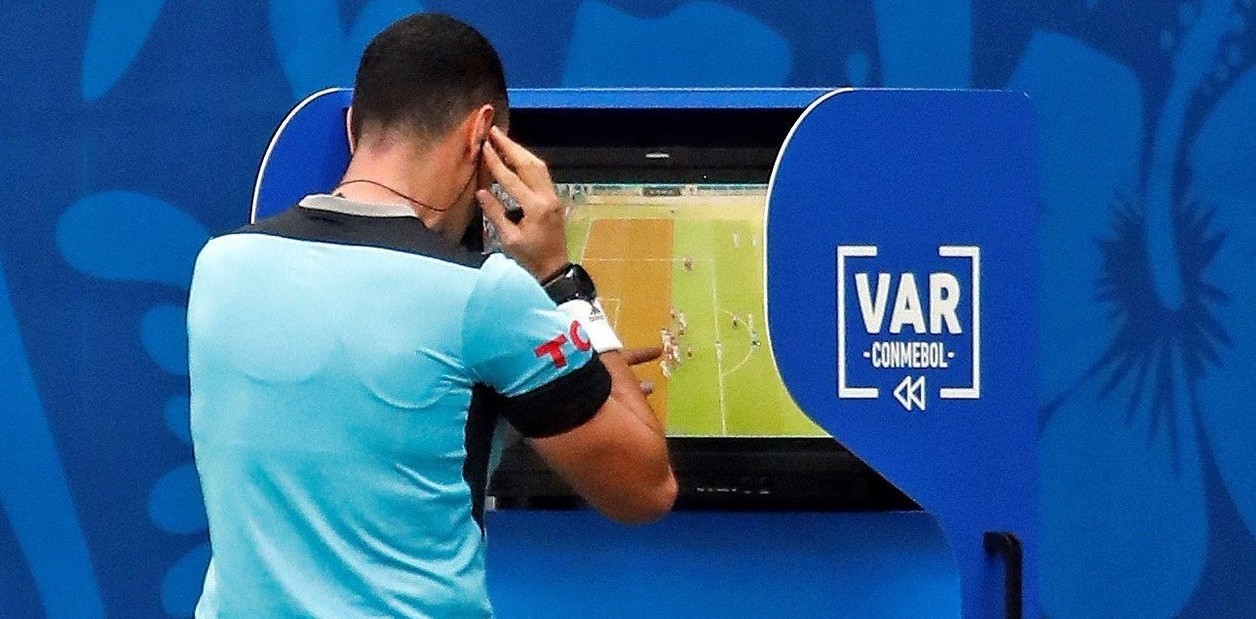 Presidente de la Conmebol: El Consejo está de acuerdo con tener VAR en Clasificatorias