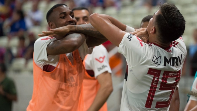 Flamengo venció en la agonía a Fortaleza y sigue firme en el liderato del Brasileirao