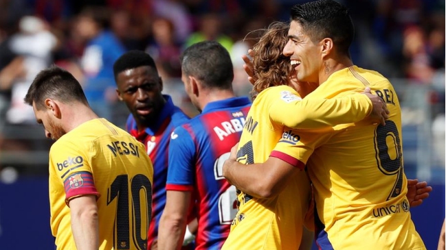 Barcelona de Vidal tumbó a Eibar de Fabián Orellana y se mantuvo en la cima en España