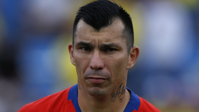 Gary Medel: Ojalá las autoridades escuchen al pueblo y dejen de jugar con él