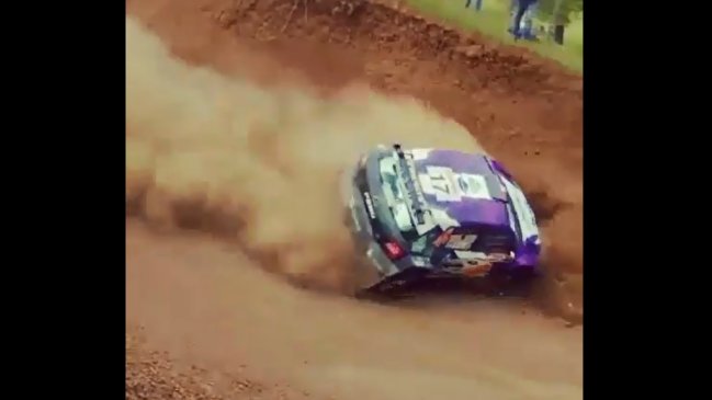 Piloto Alex Heilbrunn protagonizó fuerte volcamiento en la sexta fecha del Rally Mobil