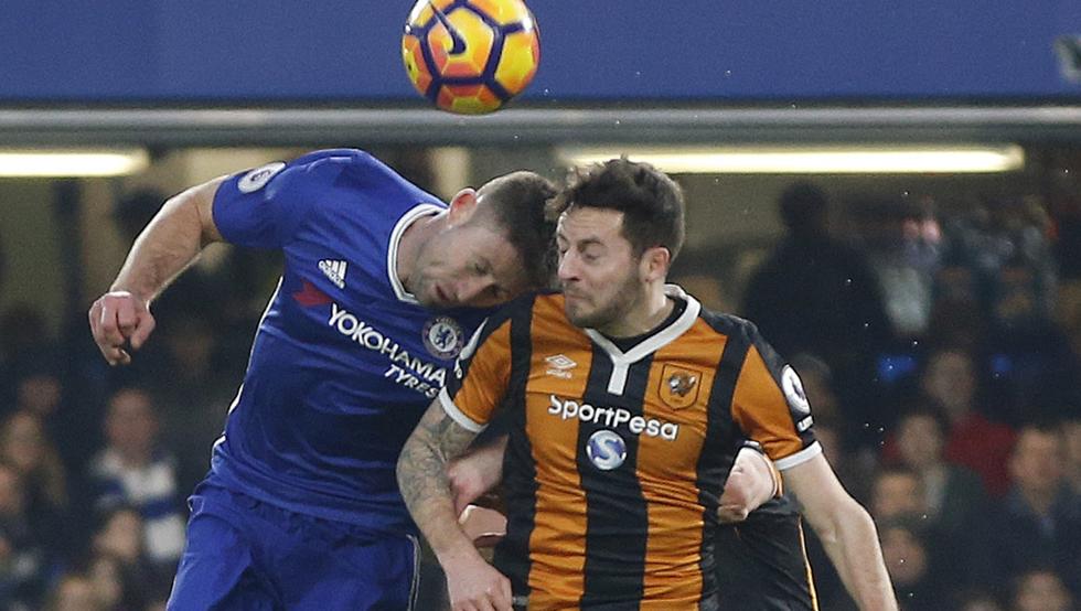 Estudio reveló que futbolistas son tres veces más propensos a morir por demencia