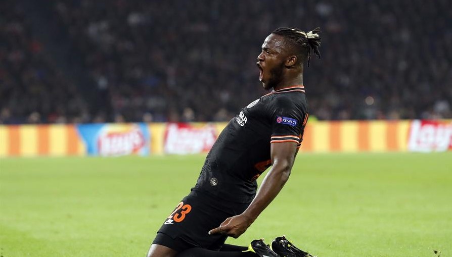 Michy Batshuayi le dio el triunfo a Chelsea sobre Ajax en la Champions