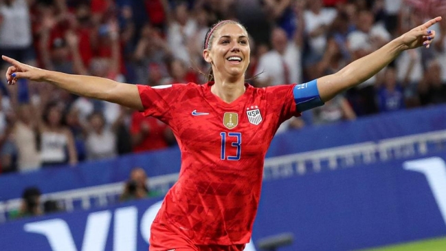 Alex Morgan anunció su embarazo en redes sociales