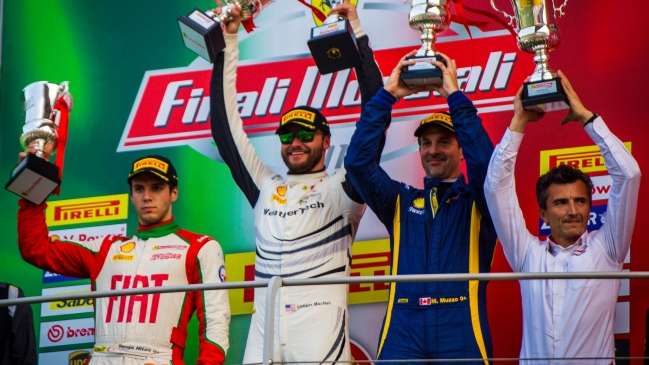 Benjamín Hites fue segundo en la Final 1 del Ferrari Challenge