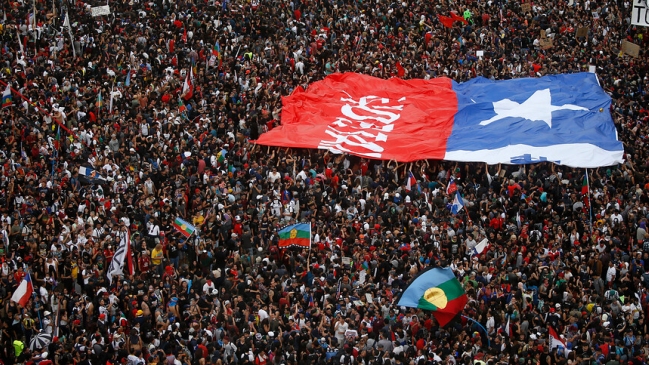 Fernanda Pinilla: Mira lo que hicieron cien cabros y cabras por evadir el metro