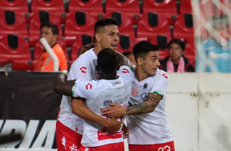 Necaxa venció a Atlas en duelo de chilenos en la liga mexicana