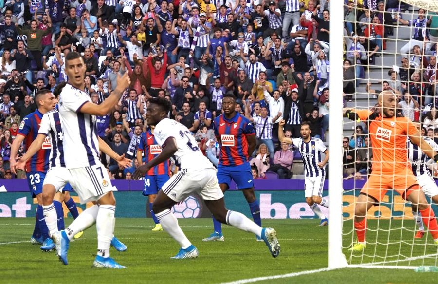 Eibar de Fabián Orellana cayó ante Valladolid y se complicó en la parte baja de la tabla en España