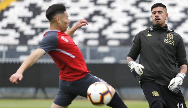 Unión Española doblegó a Colo Colo en doble amistoso