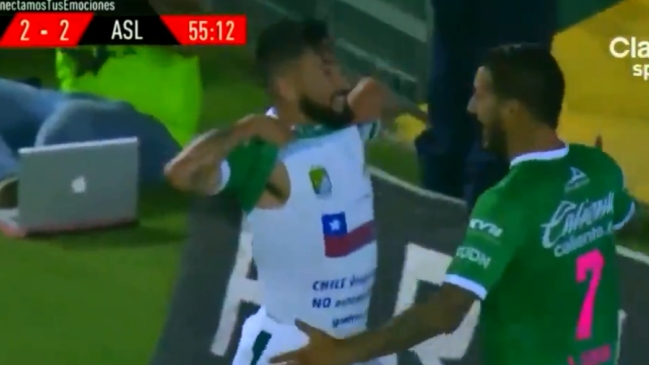 Jean Meneses anotó un golazo en el triunfo de León y celebró con dedicatoria para Chile