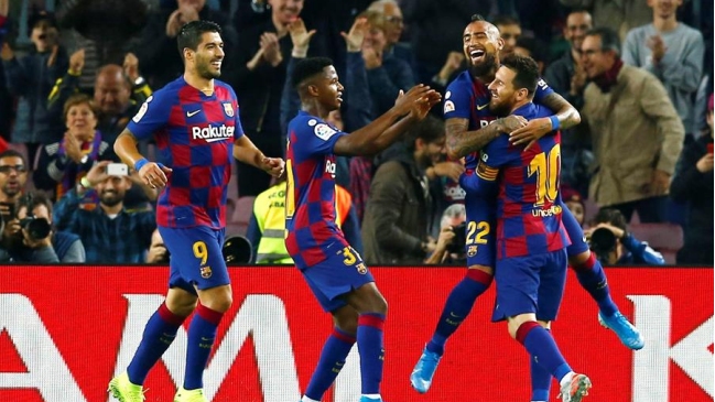 Arturo Vidal aportó un golazo en victoria de Barcelona liderada por Messi