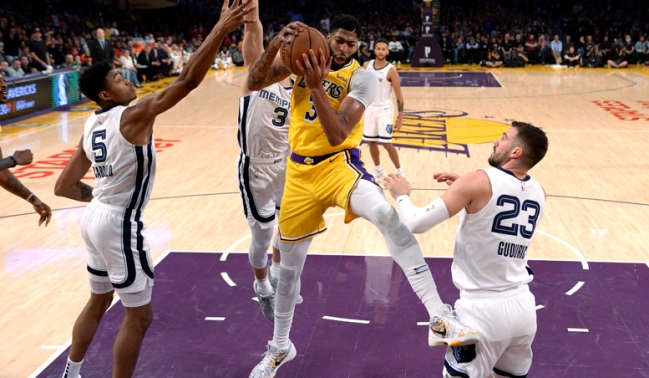 Anthony Davis demolió la defensa de los Grizzlies en triunfo de Los Angeles