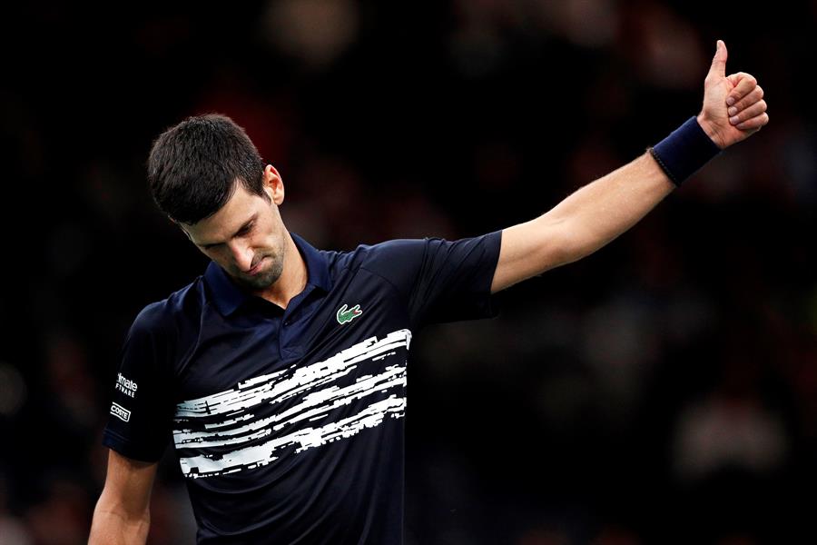 Novak Djokovic avanzó a octavos de final en el Masters de París-Bercy