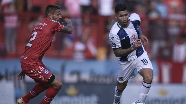 Argentinos Juniors derrotó a Talleres y tomó el liderato en la Superliga