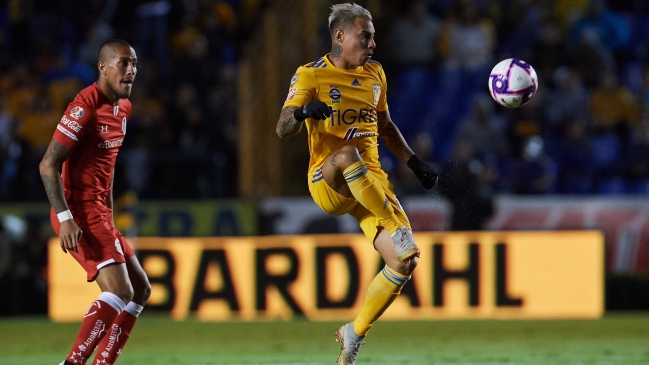 Eduardo Vargas fue titular en victoria de Tigres sobre Toluca por la liga mexicana