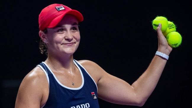 Ashleigh Barty y Belinda Bencic avanzaron en las Finales de la WTA