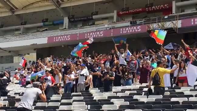 Asistentes al cabildo entonaron himno de Colo Colo en el Estadio Monumental
