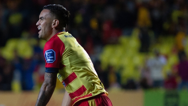El golazo de Sebastián Vegas para abrir la cuenta de Morelia ante Juárez en México