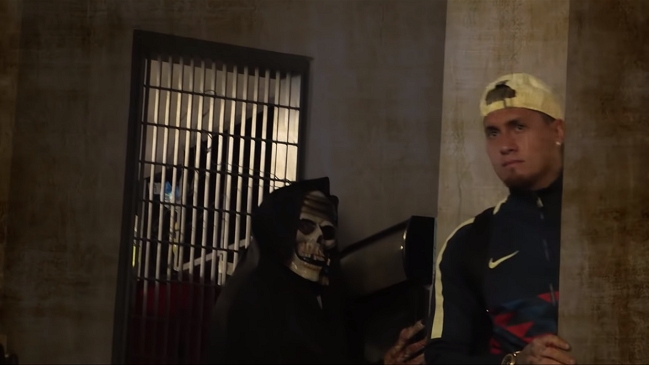 Nicolás Castillo sufrió una broma de Halloween en el camarín de América