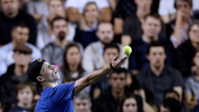 Denis Shapovalov eliminó a Monfils de París y lo privó de un cupo en las Finales ATP