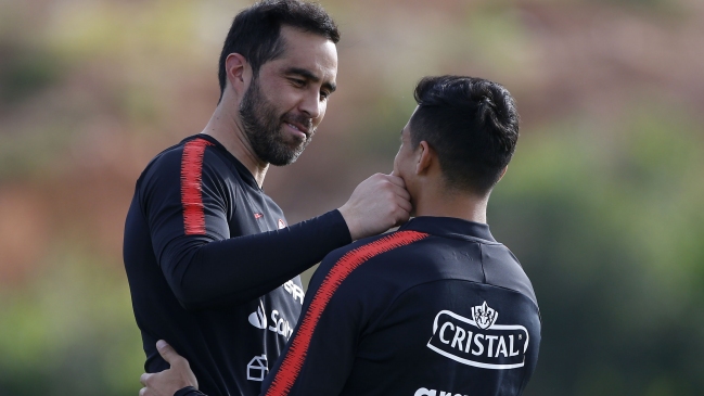 La recomendación de Claudio Bravo a un seguidor para que evite una mala palabra