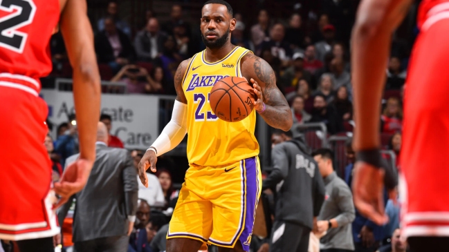 LeBron James comandó la sexta victoria seguida de los Lakers