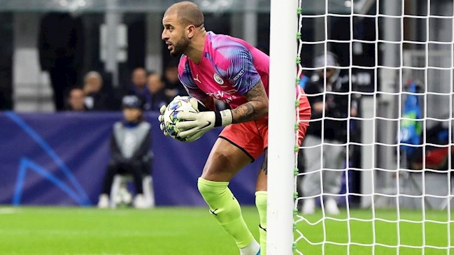 Manchester City bromeó con la nueva posición de arquero de su lateral Kyle Walker