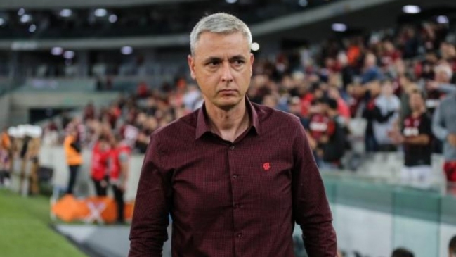 Corinthians anunció la contratación de Tiago Nunes como su nuevo entrenador