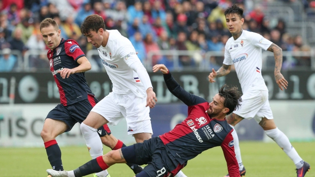 Fiorentina de Erick Pulgar fue goleado por Cagliari en la Serie A