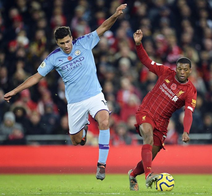Liverpool se mantuvo cómodo en la cima tras superar a Manchester City de Claudio Bravo