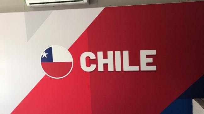 Personalizado con fotos de cada jugador: Así es el camarín de Chile en las Finales de la Copa Davis
