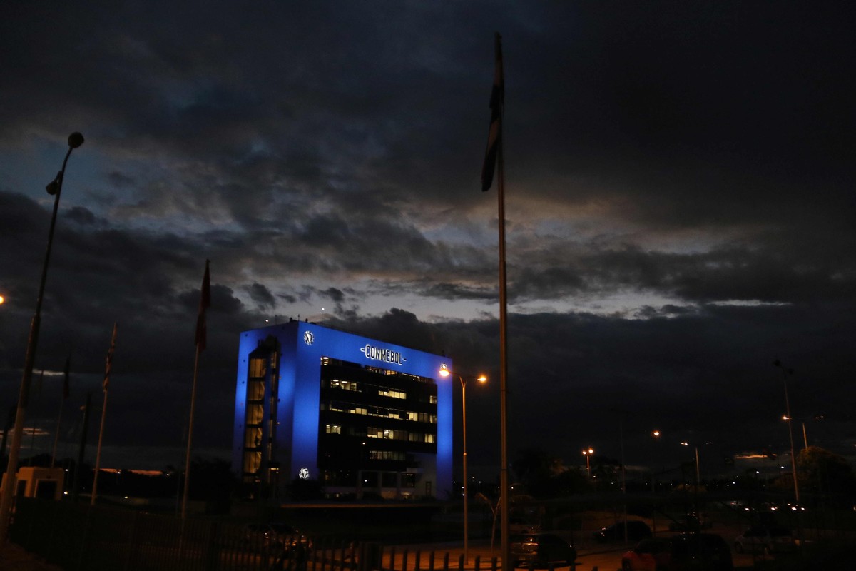 FIFA sancionó de por vida a tres ex dirigentes de Conmebol