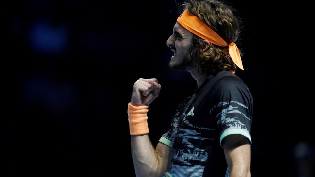 Stefanos Tsitsipas noqueó a Alexander Zverev y clasificó a las semifinales del Masters de Londres