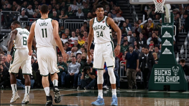 Antetokounmpo mostró su rótulo de MVP en triunfo de los Bucks ante Bulls
