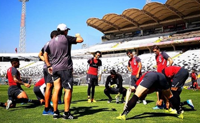 Colo Colo calentó motores con una victoria ante Santiago Morning